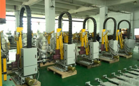 壓鑄周邊自動(dòng)化設備:給湯機,噴霧機,取件機