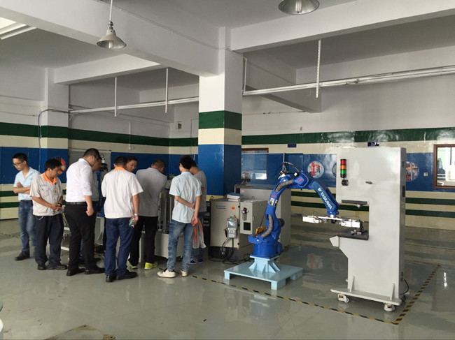 鑫臺銘工業(yè)機器人系統集成商
